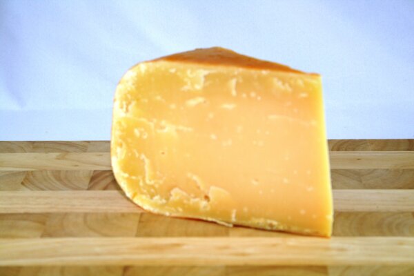 alter Bauernkäse  (10 Monate) (Stück)